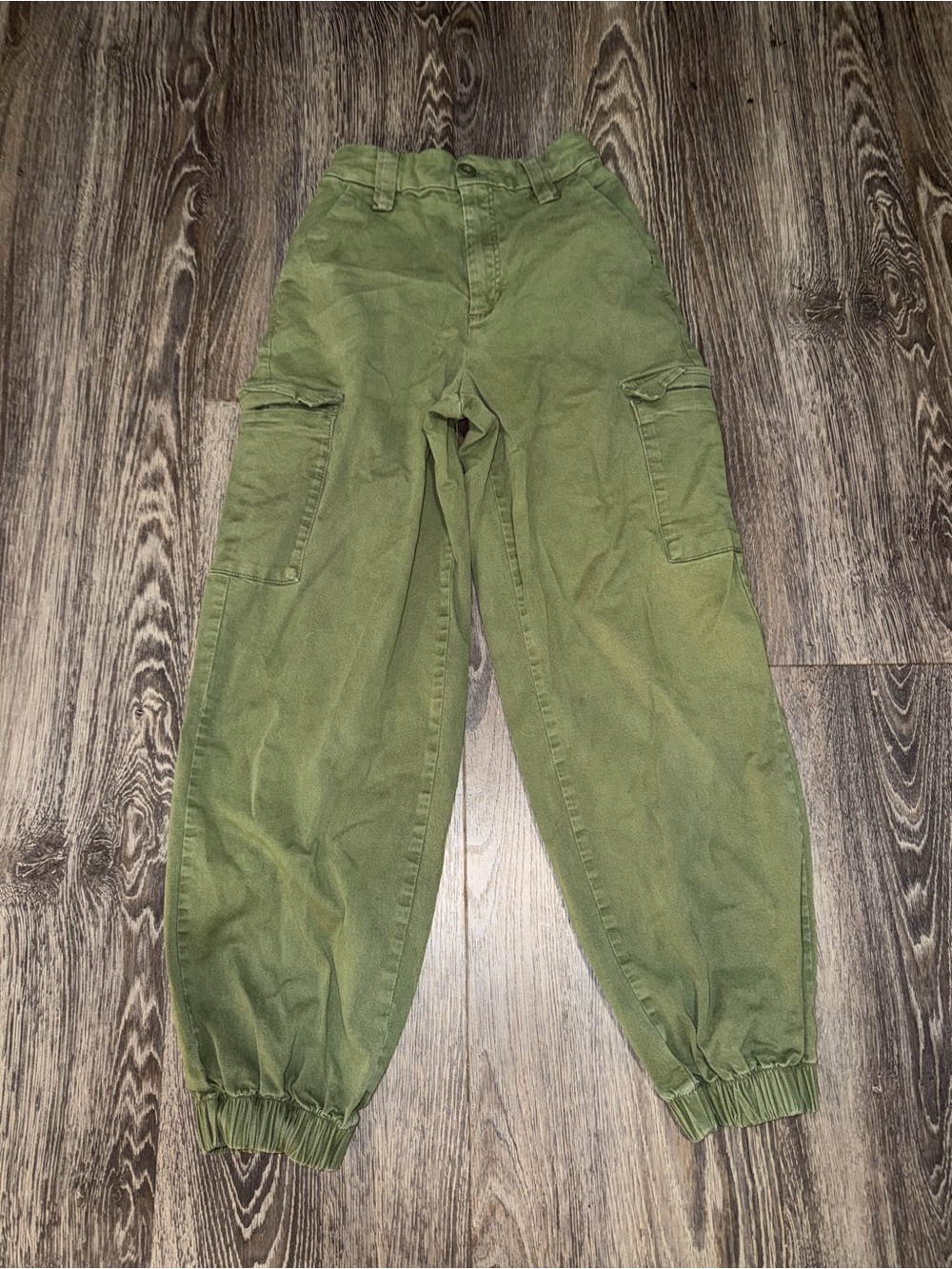 BDG Urban Outfitters green cargo pants with elastic waist size Small